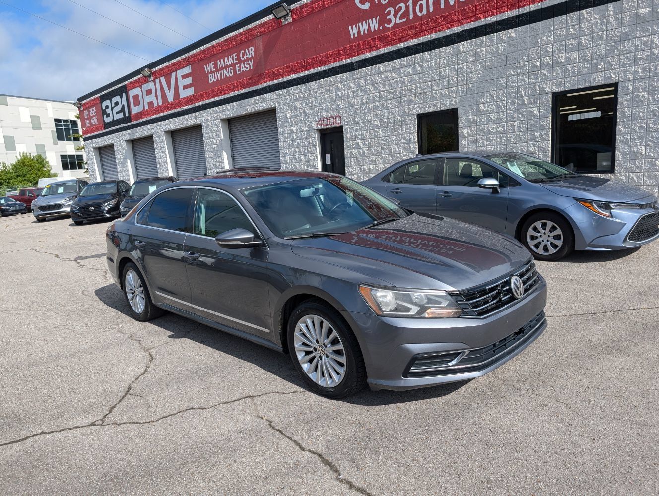 Used 2017 Volkswagen Passat 1.8T SE FWD image 3
