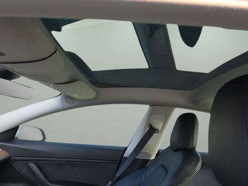 Used 2021 Tesla Model 3 Long Range image 9