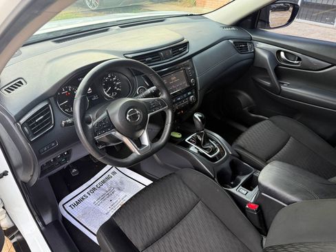 Used 2019 Nissan Rogue SV image 19