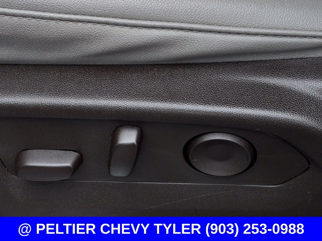 Used 2024 Chevrolet Tahoe Z71 w/ Luxury Package AWD/4WD image 35