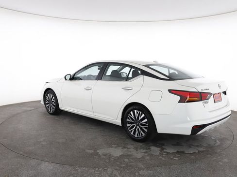 Used 2025 Nissan Altima 2.5 SV image 9