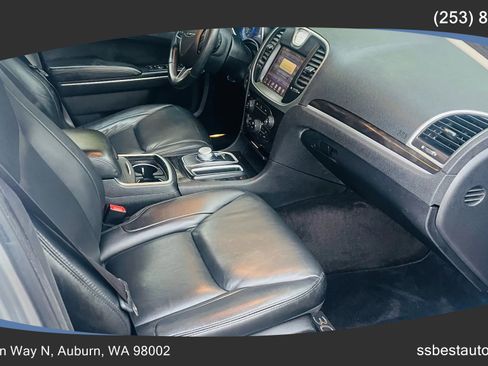 Used 2016 Chrysler 300 Limited image 9