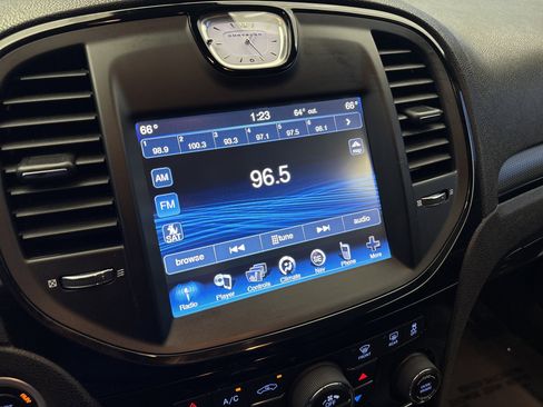 Used 2014 Chrysler 300 S w/ Light Group RWD image 18
