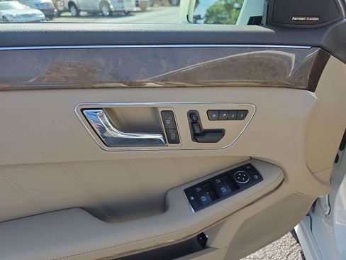Used 2011 Mercedes-Benz E 350 4MATIC Wagon image 5