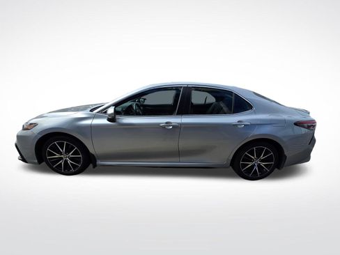 Used 2023 Toyota Camry SE image 8
