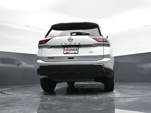 Used 2025 Nissan Rogue SV image 52