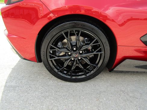Used 2024 Chevrolet Corvette Stingray Premium Conv w/ Z51 Performance Package RWD image 23