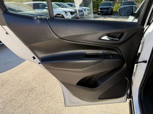 Used 2019 Chevrolet Equinox LT FWD image 9