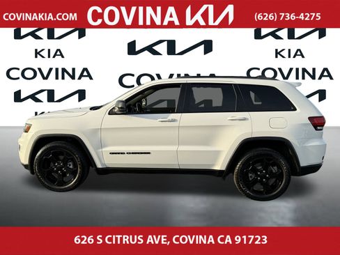 Used 2018 Jeep Grand Cherokee Laredo image 5