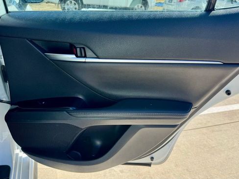 Used 2019 Toyota Camry XSE image 10