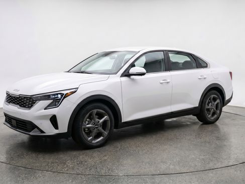 Used 2025 Kia K4 FWD image 3