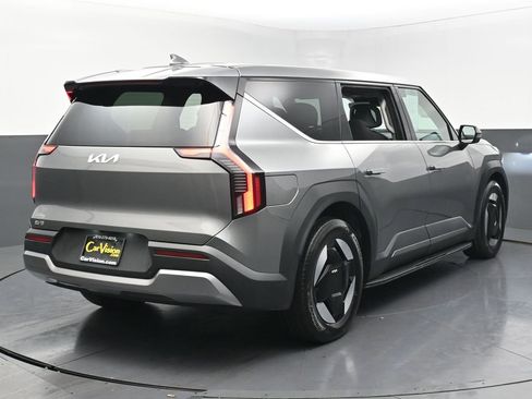 Used 2024 Kia EV9 Light Long Range image 5