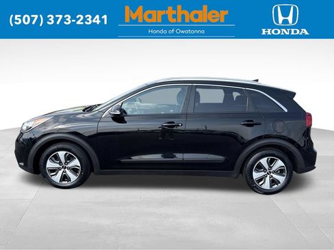 Used 2018 Kia Niro EX FWD image 2