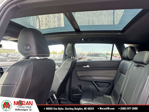 Certified 2023 Volkswagen Atlas Cross Sport SE w/ Panoramic Sunroof Package AWD/4WD image 16