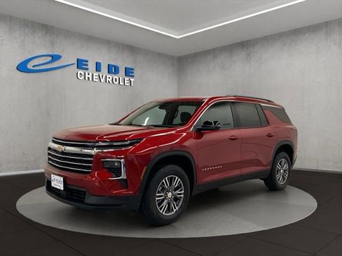 New 2026 Chevrolet Traverse LT w/ Driver Confidence Package AWD/4WD image 8