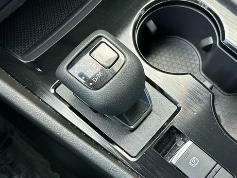 Used 2023 Nissan Rogue S image 25