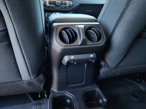 Used 2024 Jeep Gladiator Sport AWD/4WD image 27