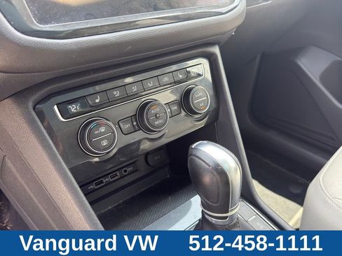 Used 2019 Volkswagen Tiguan SE w/ Panoramic Sunroof Package FWD image 17