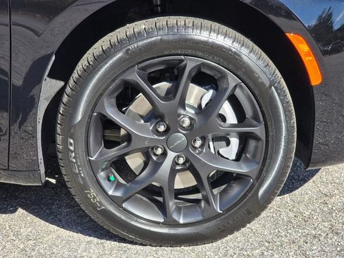 New 2027 Chrysler Pacifica Limited w/ S Appearance Package AWD/4WD image 14