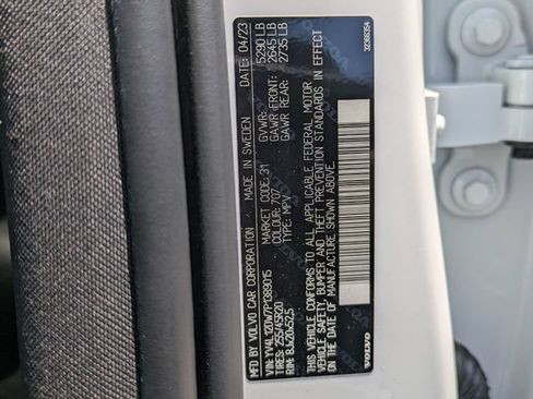 Certified 2023 Volvo XC60 B5 Plus w/ Climate Package FWD image 32