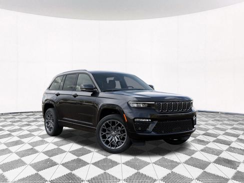 New 2025 Jeep Grand Cherokee Summit image 8