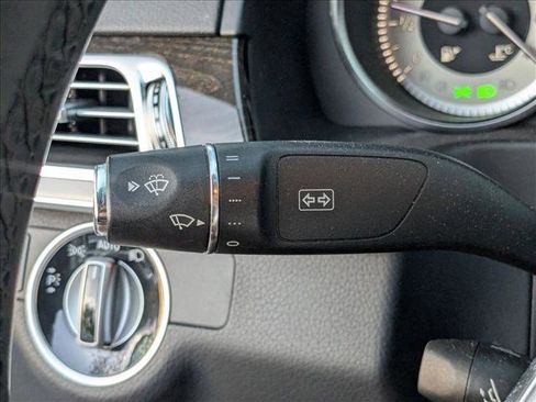 Used 2014 Mercedes-Benz E 350 Sedan image 4