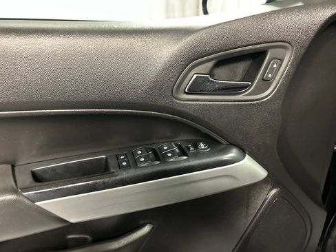 Used 2018 Chevrolet Colorado LT w/ LT Convenience Package AWD/4WD image 12