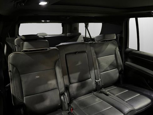 Used 2023 GMC Yukon XL SLT image 21
