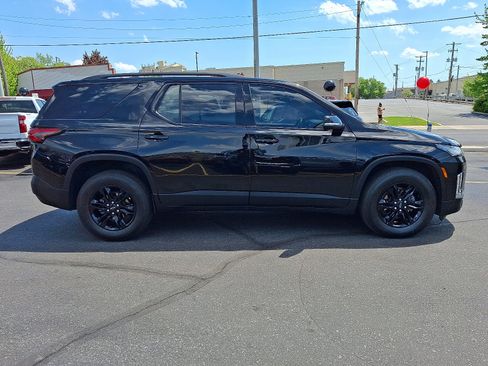 Used 2022 Chevrolet Traverse LT w/ Midnight/Sport Edition AWD/4WD image 6