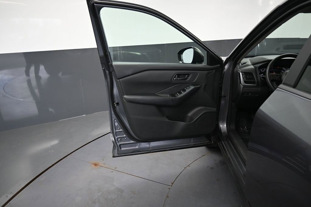 Used 2024 Nissan Rogue S AWD/4WD image 23