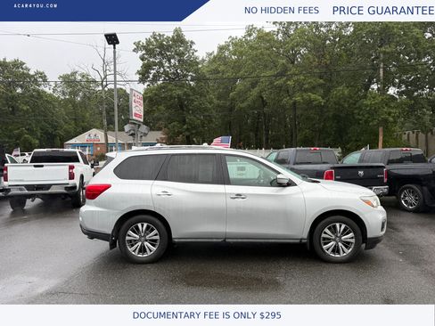 Used 2020 Nissan Pathfinder SL image 3