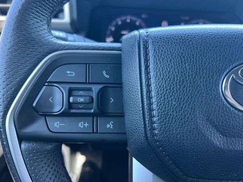 Used 2024 Toyota Tacoma TRD Off-Road image 11