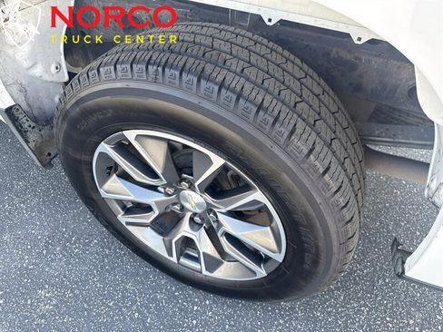 Used 2019 Chevrolet Silverado 1500 LT w/ Texas Edition AWD/4WD image 13