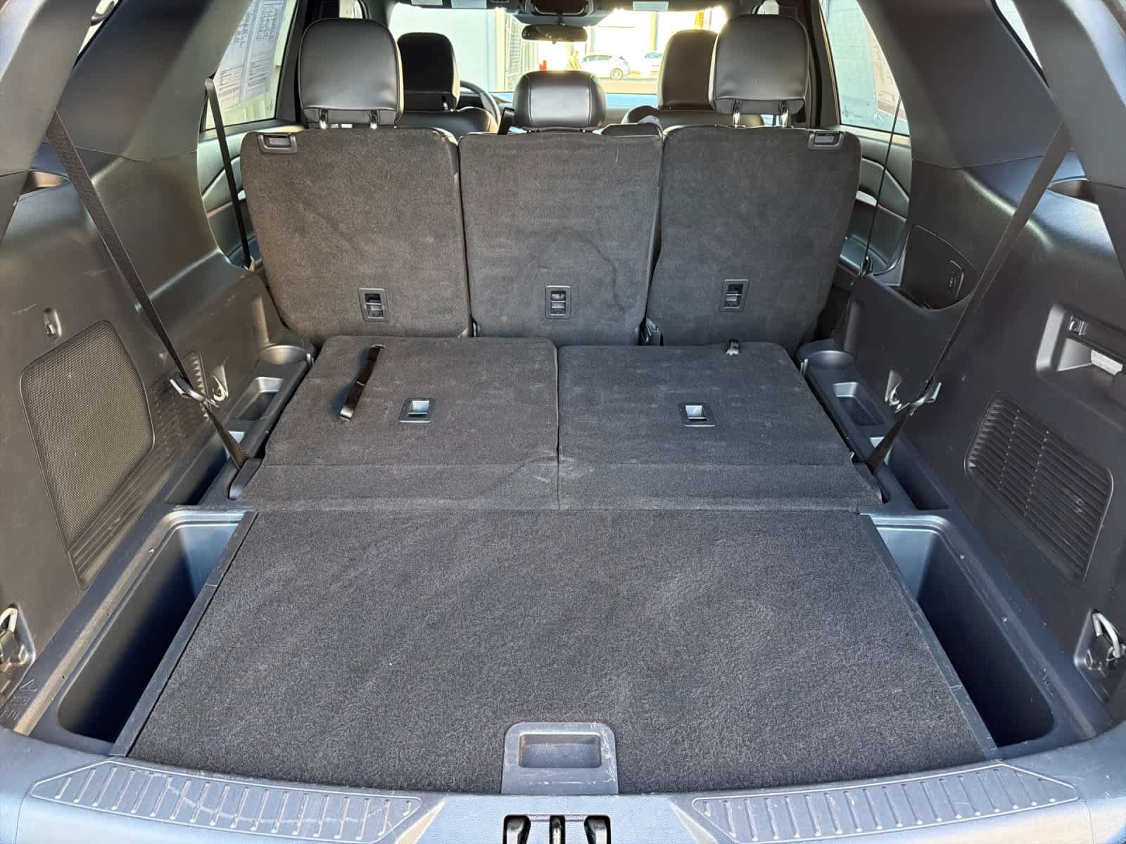 Used 2025 Ford Explorer ST-Line w/ ST-Line Street Pack AWD/4WD image 15
