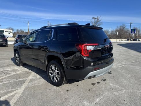 Used 2023 GMC Acadia SLT image 4