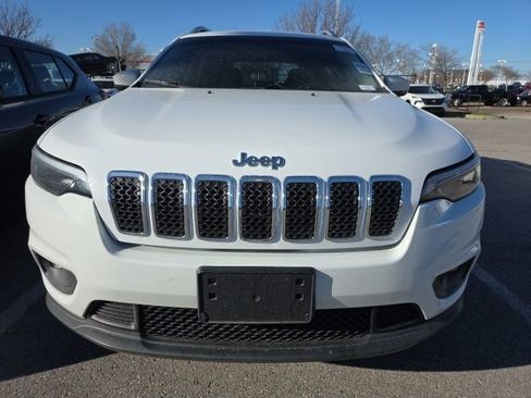 Used 2019 Jeep Cherokee Latitude Plus image 2