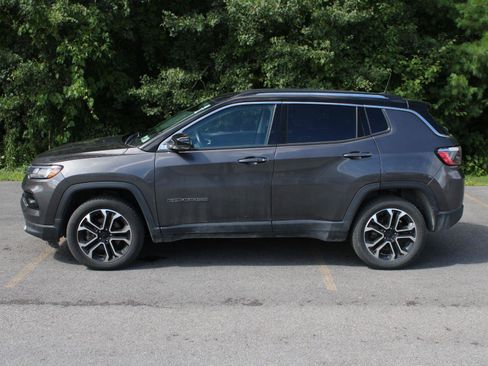 Used 2022 Jeep Compass Limited AWD/4WD image 5