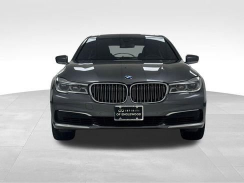 Used 2019 BMW 750i xDrive w/ Executive Package image 2