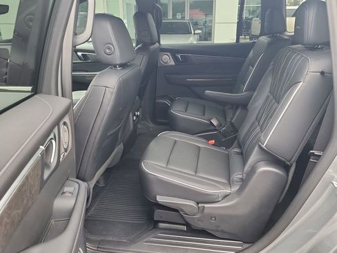Certified 2025 Buick Enclave Avenir w/ Super Cruise Package AWD/4WD image 24