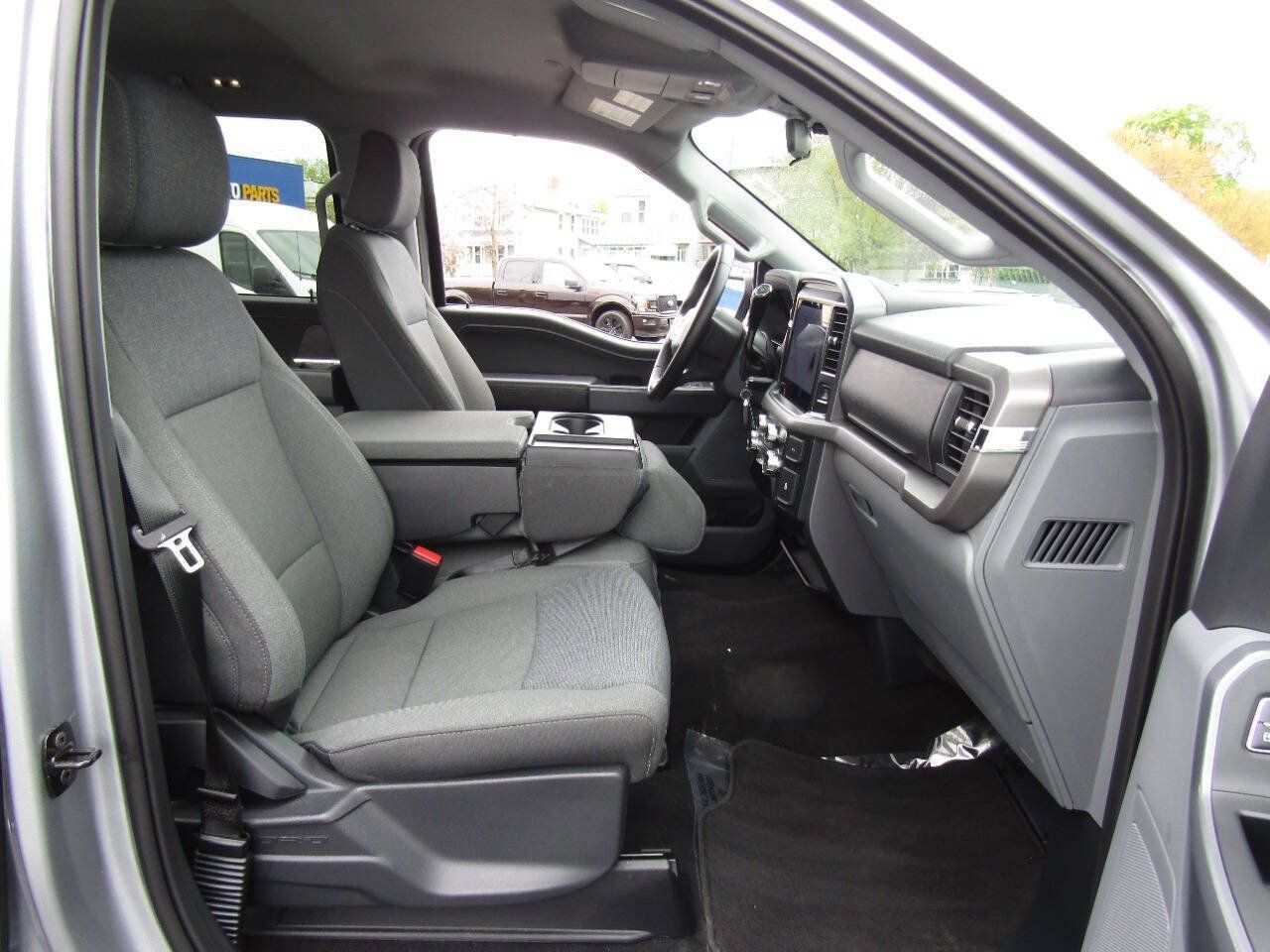 Used 2025 Ford F150 XLT w/ Equipment Group 301A Standard AWD/4WD image 27