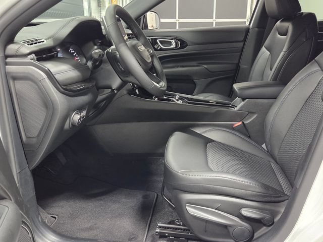 New 2026 Jeep Compass Latitude AWD/4WD image 5