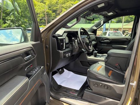 Used 2023 GMC Sierra 1500 AT4 w/ AT4 Premium Package AWD/4WD image 15