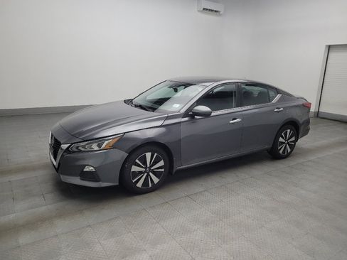 Used 2021 Nissan Altima 2.5 SV AWD/4WD image 2