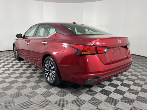 Used 2025 Nissan Altima 2.5 SV image 7