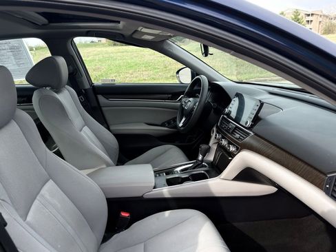 Used 2019 Honda Accord EX image 25
