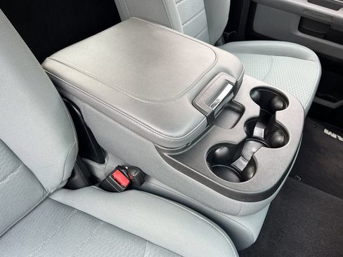 Used 2017 RAM 1500 Express AWD/4WD image 39