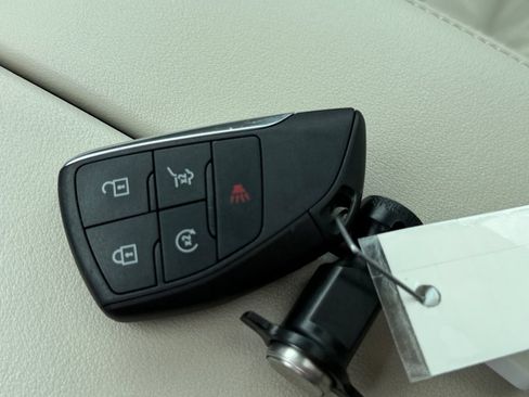 Used 2023 Buick Envision Avenir AWD/4WD image 35
