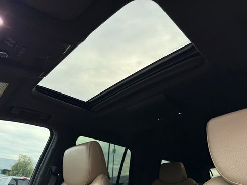 Used 2019 Cadillac Escalade Platinum image 2