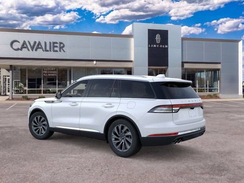 Used 2026 Lincoln Aviator AWD image 4