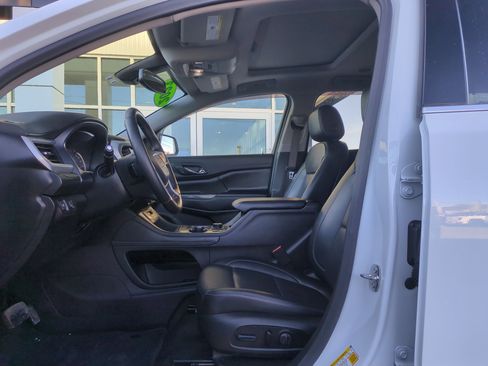 Used 2023 GMC Acadia SLT image 12